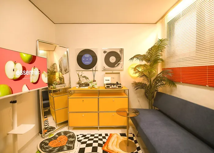 Apartment Hongdae 1min To Subway, Easy Access To Itaewon & Jongro *
