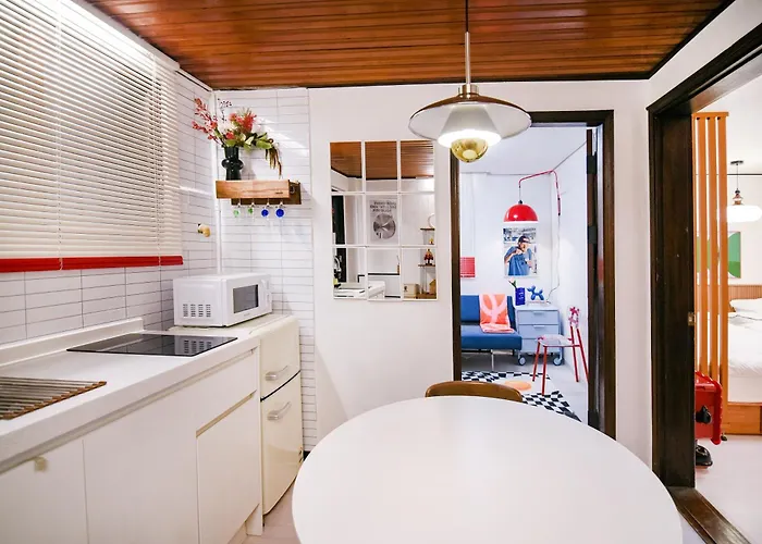 Hongdae 1min To Subway, Easy Access To Itaewon & Jongro * Seoul