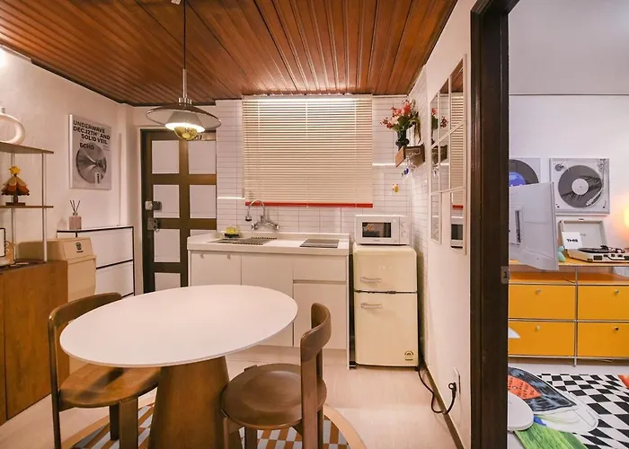 Apartment Hongdae 1min To Subway, Easy Access To Itaewon & Jongro *