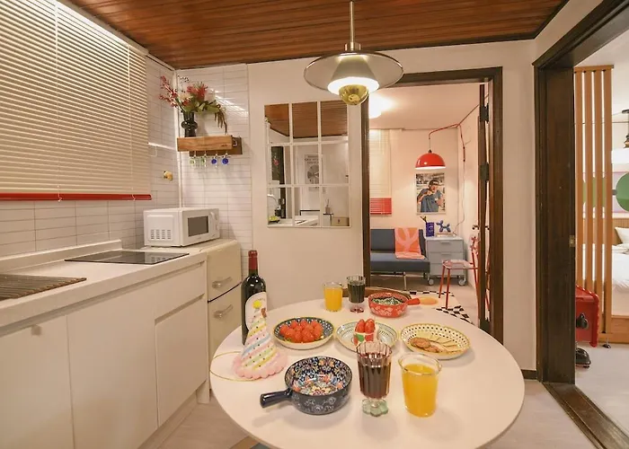Apartment Hongdae 1min To Subway, Easy Access To Itaewon & Jongro