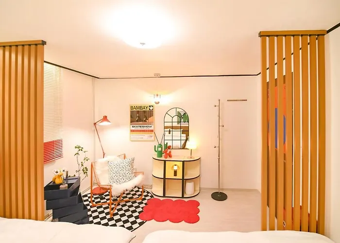 Hongdae 1min To Subway, Easy Access To Itaewon & Jongro * Seoul