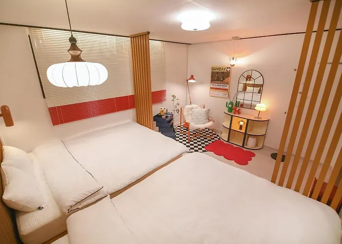 Hongdae 1min To Subway, Easy Access To Itaewon & Jongro Apartment *