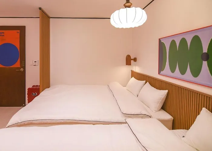 Hongdae 1min To Subway, Easy Access To Itaewon & Jongro *